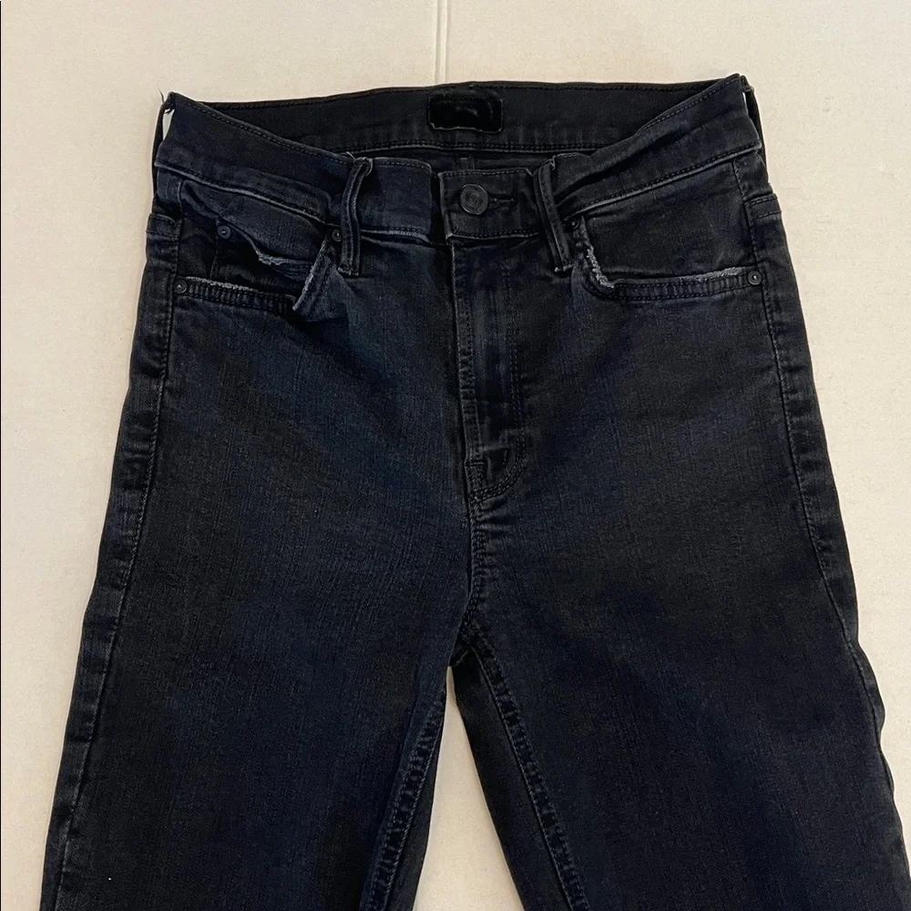 MOTHER THE MID RISE DAZZLER ANKLE BLACK JEANS IN NOT GUILY WASH SIZE 25